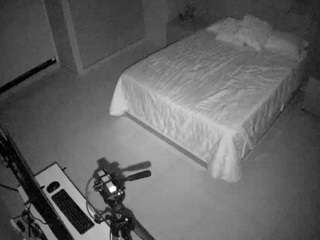 voyeurcam-casa-salsa-bedroom-12