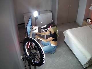 voyeurcam-casa-salsa-bedroom-12