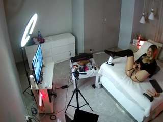 voyeurcam-casa-salsa-bedroom-12