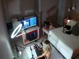 voyeurcam-casa-salsa-bedroom-12