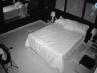 voyeurcam-casa-salsa-bedroom-13