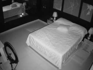 voyeurcam-casa-salsa-bedroom-13