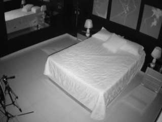 voyeurcam-casa-salsa-bedroom-13