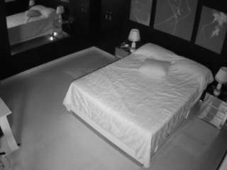 voyeurcam-casa-salsa-bedroom-13