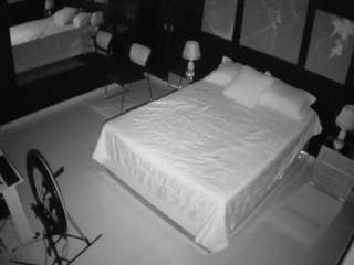 voyeurcam-casa-salsa-bedroom-13