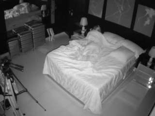 voyeurcam-casa-salsa-bedroom-13 camsoda Nude Lady Cam 