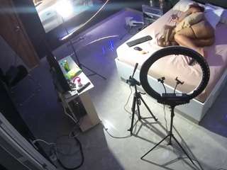 voyeurcam-casa-salsa-bedroom-13