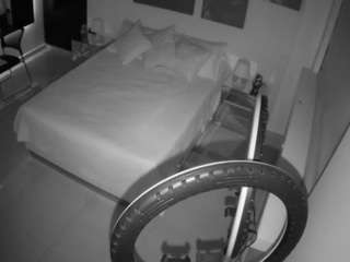 voyeurcam-casa-salsa-bedroom-13