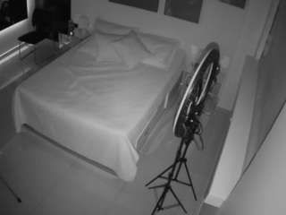 voyeurcam-casa-salsa-bedroom-13