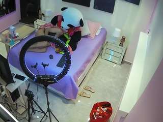 le modèle voyeurcam-casa-salsa-bedroom-13 est en webcam porno dans un show sur le site camsoda, il possède les tags suivants: amateur,flash,flashing,full nudity,hidden,hidden cam,pov,sexwebcam,voyeur,hd