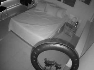 voyeurcam-casa-salsa-bedroom-13