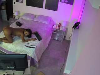 le modèle voyeurcam-casa-salsa-bedroom-13 est en webcam porno dans un show sur le site camsoda, il possède les tags suivants: amateur,flash,flashing,full nudity,hidden,hidden cam,pov,sexwebcam,voyeur,hd
