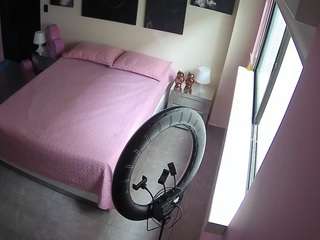 Эта модель сейчас онлайн. voyeurcam-casa-salsa-bedroom-13
