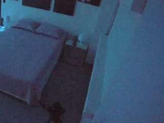Model ini sedang live sekarang. voyeurcam-casa-salsa-bedroom-13