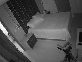 voyeurcam-casa-salsa-bedroom-8