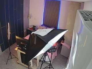 This model is live right now. voyeurcam-casa-salsa-bedroom-8