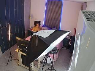 该模特正在直播。 voyeurcam-casa-salsa-bedroom-8
