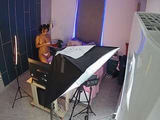 Este modelo está ao vivo agora. voyeurcam-casa-salsa-bedroom-8