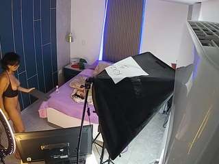 Acest model este live acum. voyeurcam-casa-salsa-bedroom-8