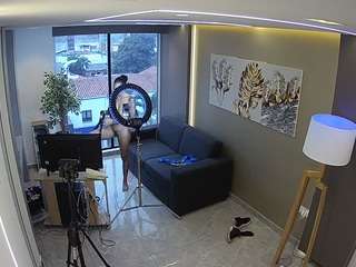 Dieses Model ist jetzt live. voyeurcam-casa-salsa-bedroom-9
