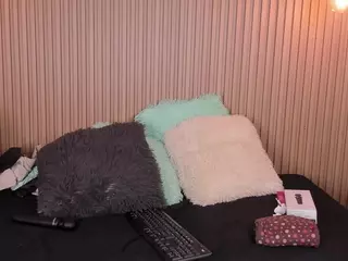 Chloe-Moretz-1's Live Sex Cam Show