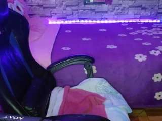 jhuliahillss's CamSoda show and profile