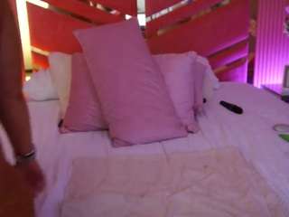 LINDAJAWEL live cam preview