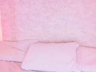 le modèle kosmic21 est en webcam porno dans un show sur le site camsoda, il possède les tags suivants: amateur,solo,anal,no drinking,no smoking,pov,role play,shaved pussy,shredded,skinny,spank,lovense,strip,tattoos,tease,teen 18,thin,thong,toys,wet