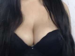 Live cam show with AliciaBoobs69