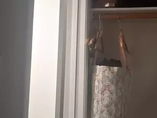 bugzNlola's Live Sex Cam Show