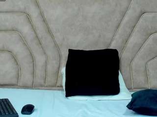 D A N I E L A live webcam show