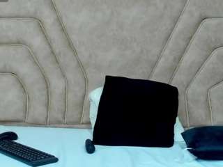 D A N I E L A live cam preview