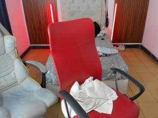 le modèle jackwiinston est en webcam porno dans un show sur le site camsoda, il possède les tags suivants: asshole,blowjob,brown eyes,cock rating,drinking,gape,handjob,living room,muscular,orgasm,smoking,tattoos,hd