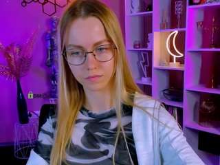 mary-mooore from camsoda