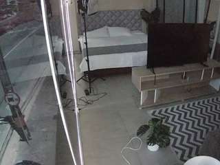 Live stream of voyeurcam-jb-dining