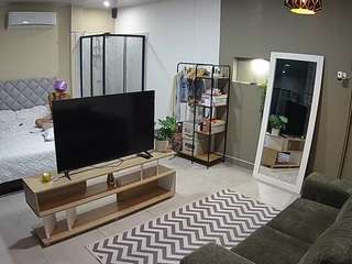 Questo modello è in diretta ora. voyeurcam-jb-dining