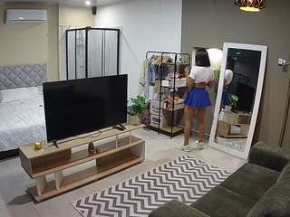 Ten model jest teraz na żywo. voyeurcam-jb-dining