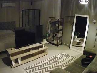 Ця модель зараз онлайн. voyeurcam-jb-dining
