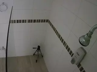voyeurcam-jb-gym-shower's live chat room