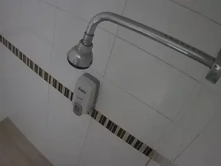 voyeurcam-jb-gym-shower's Live Sex Cam Show