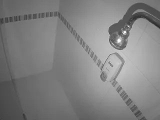 voyeurcam-jb-gym-shower's Live Sex Cam Show