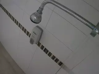 voyeurcam-jb-gym-shower's Live Sex Cam Show