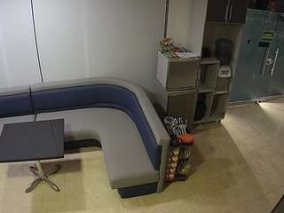 voyeurcam-jb-lobby