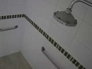 voyeurcam-jb-xfollow-shower's live chat room