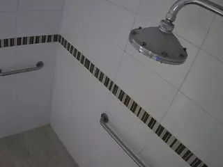 voyeurcam-jb-xfollow-shower's Live Sex Cam Show