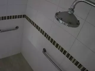 voyeurcam-jb-xfollow-shower's Live Sex Cam Show