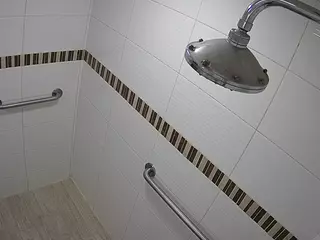 voyeurcam-jb-xfollow-shower's Live Sex Cam Show