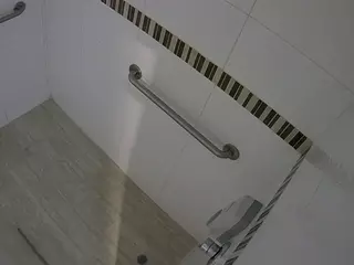 voyeurcam-jb-xfollow-shower's Live Sex Cam Show