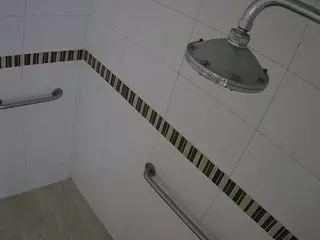 voyeurcam-jb-xfollow-shower's Live Sex Cam Show