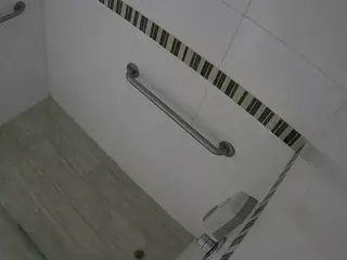 voyeurcam-jb-xfollow-shower's Live Sex Cam Show